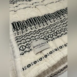 Magnolia Quilted Throw